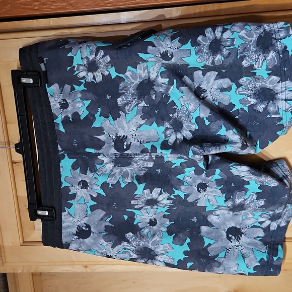 VISSLA Upcycle Coconut Blue Gray Tropical Floral Swim Trunks Board Shorts - Picture 2 of 4